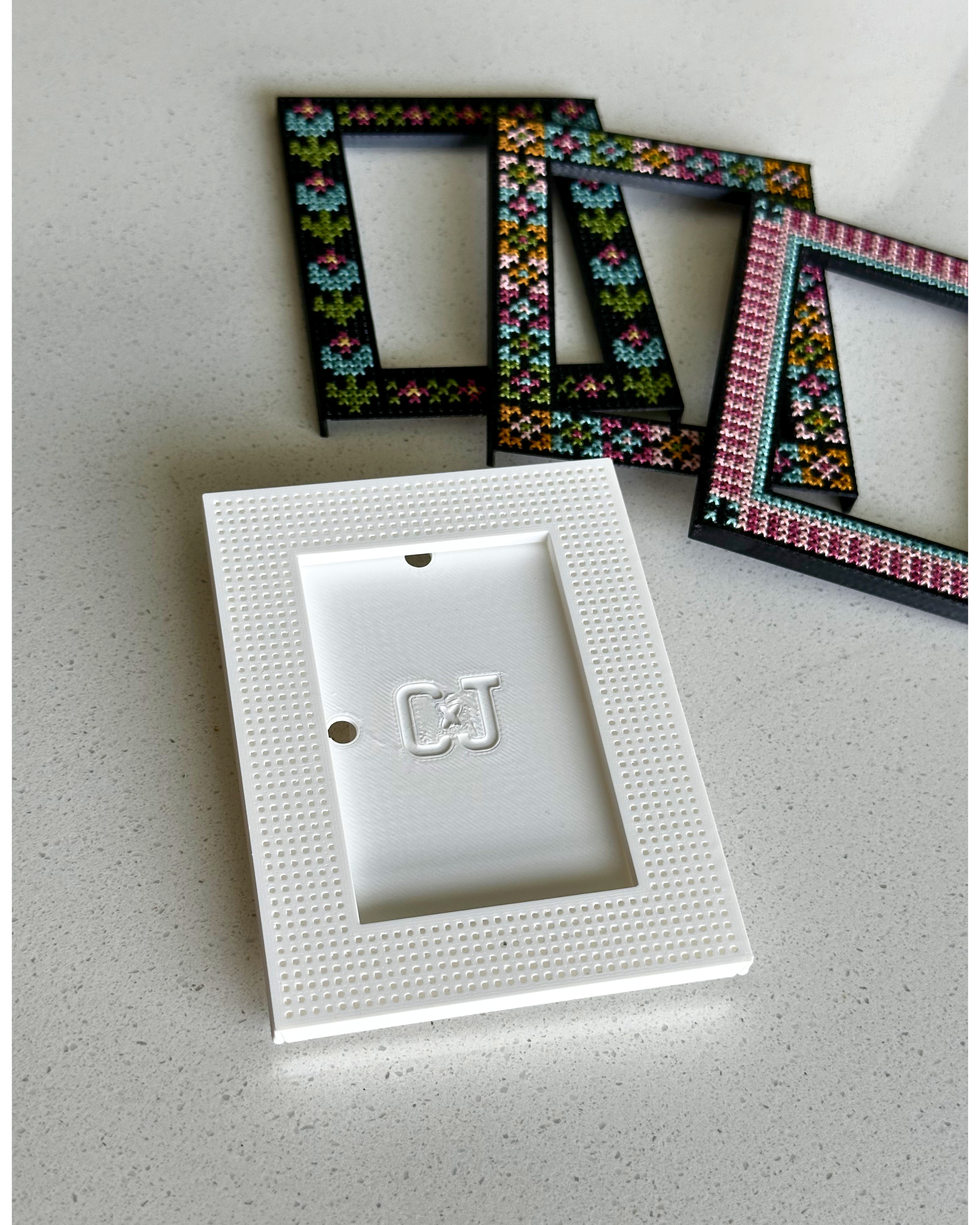 Stitchable Mini Frame - 3D Print Download - Personal Use